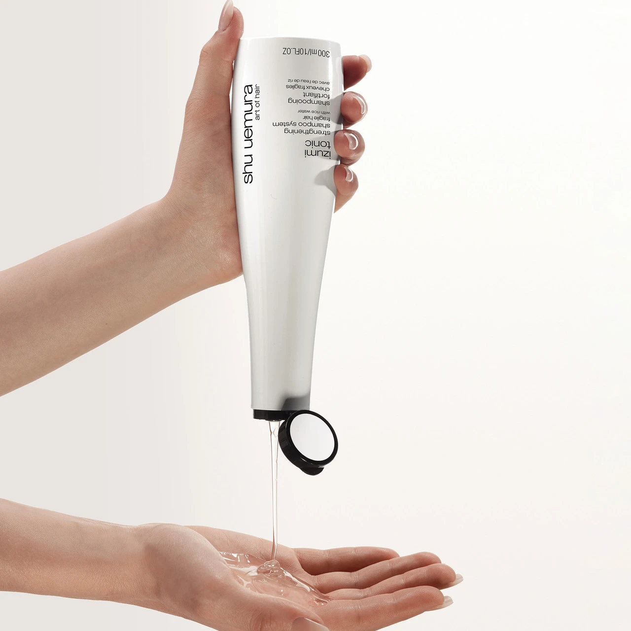 Shampoing Fortifiant Izumi Tonic Shu Uemura 300ml 2 Shampoing Fortifiant Izumi Tonic Shu Uemura 300ml – Image 2